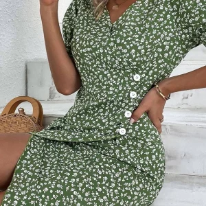 Sophie ~ Robe midi fleurie à manches courtes